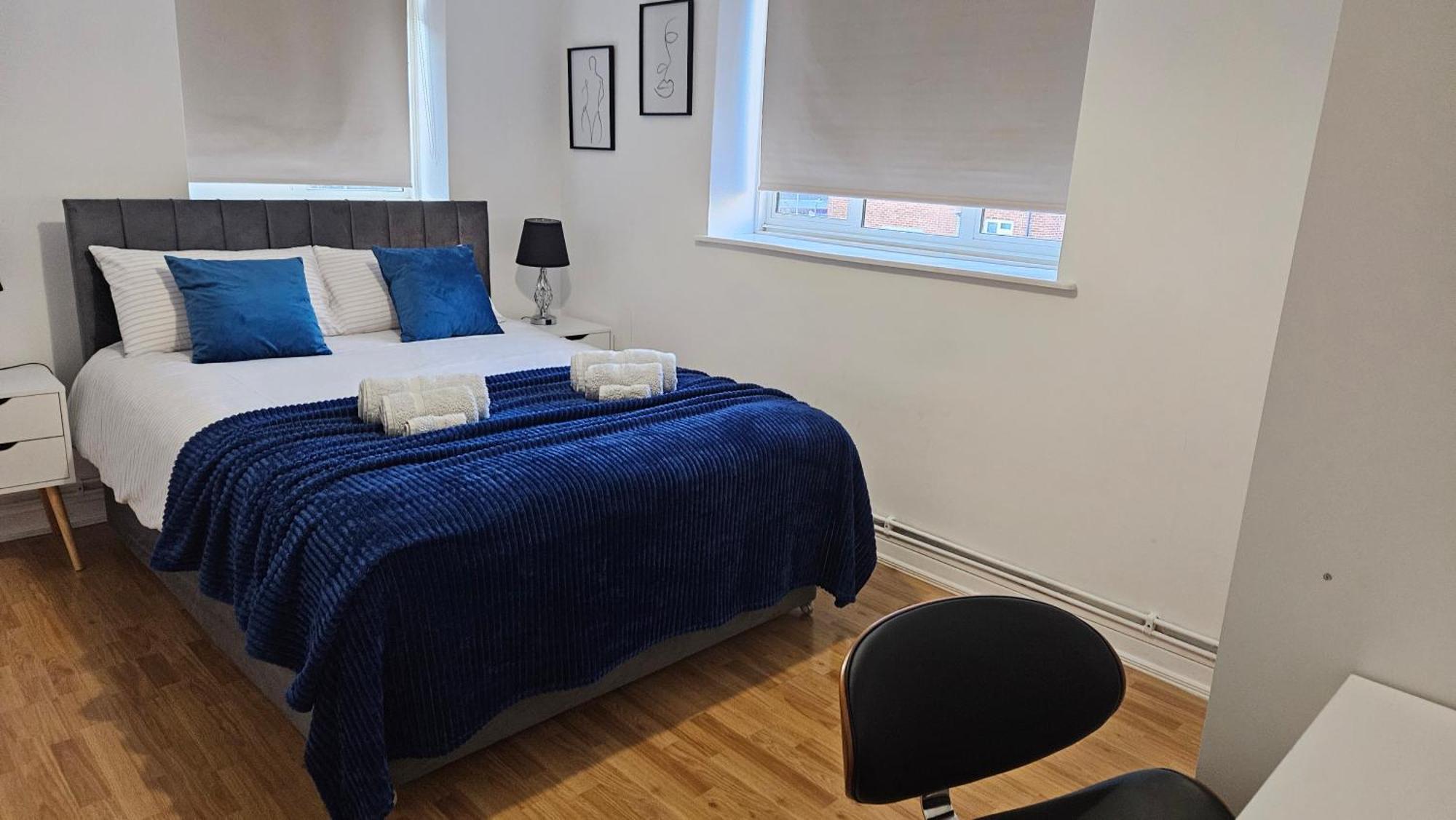 Spacious Two Bedroom Apartment In Battersea, Free Parking Лондон Екстериор снимка
